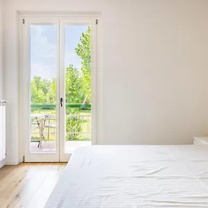 Trendy Aparment With Garage Right By The Appartamento Sirmione